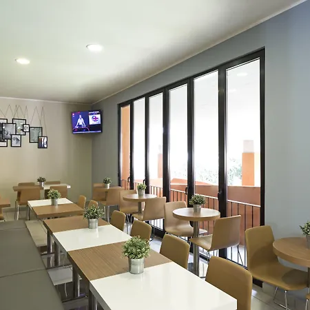 B&B ホテル ベルガモ 3* ベルガモ