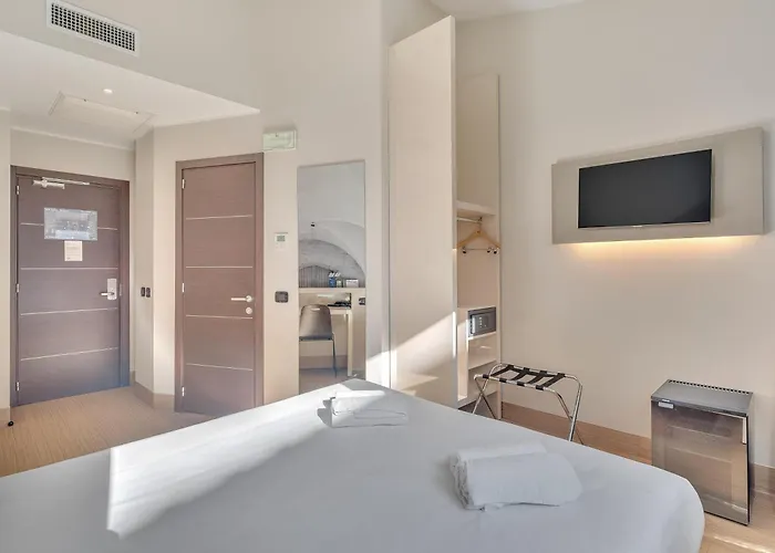 B&B Hotel Bergamo City 3* ברגמו