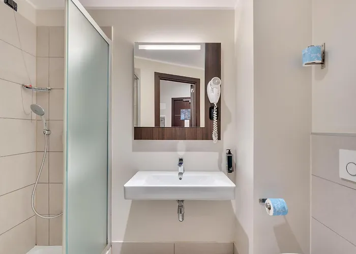 B&B Hotel Bergamo City מלון